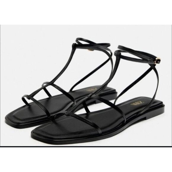 Zara Woman’s Flat Black Strappy Sandals With  Ankle Strap Buckles Size 38/7.5 - Picture 1 of 8